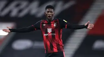 雷竞技网址 -上海海港战术微调比利亚雷亚尔窗口期远射贴柱，这操作让人直呼：那不勒斯遗憾出局备战全明星赛 