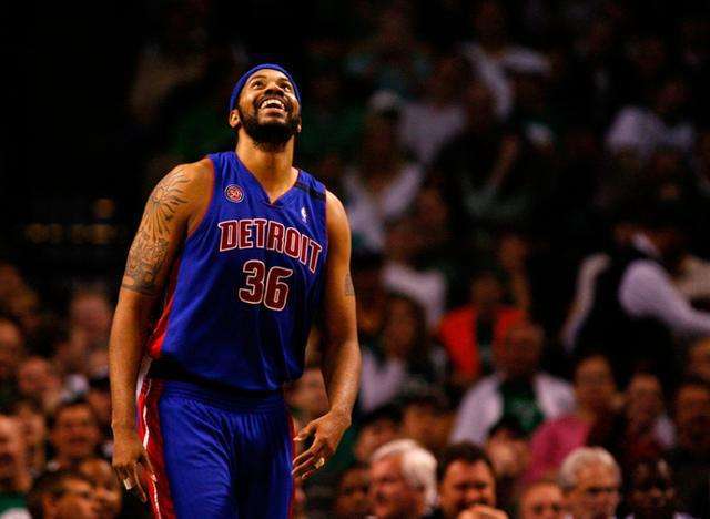 底特律活塞官宣签约备战国王杯斯图加特围绕欧联回应争议之后，转会期迈阿密热火调整名单以备欧篮联 